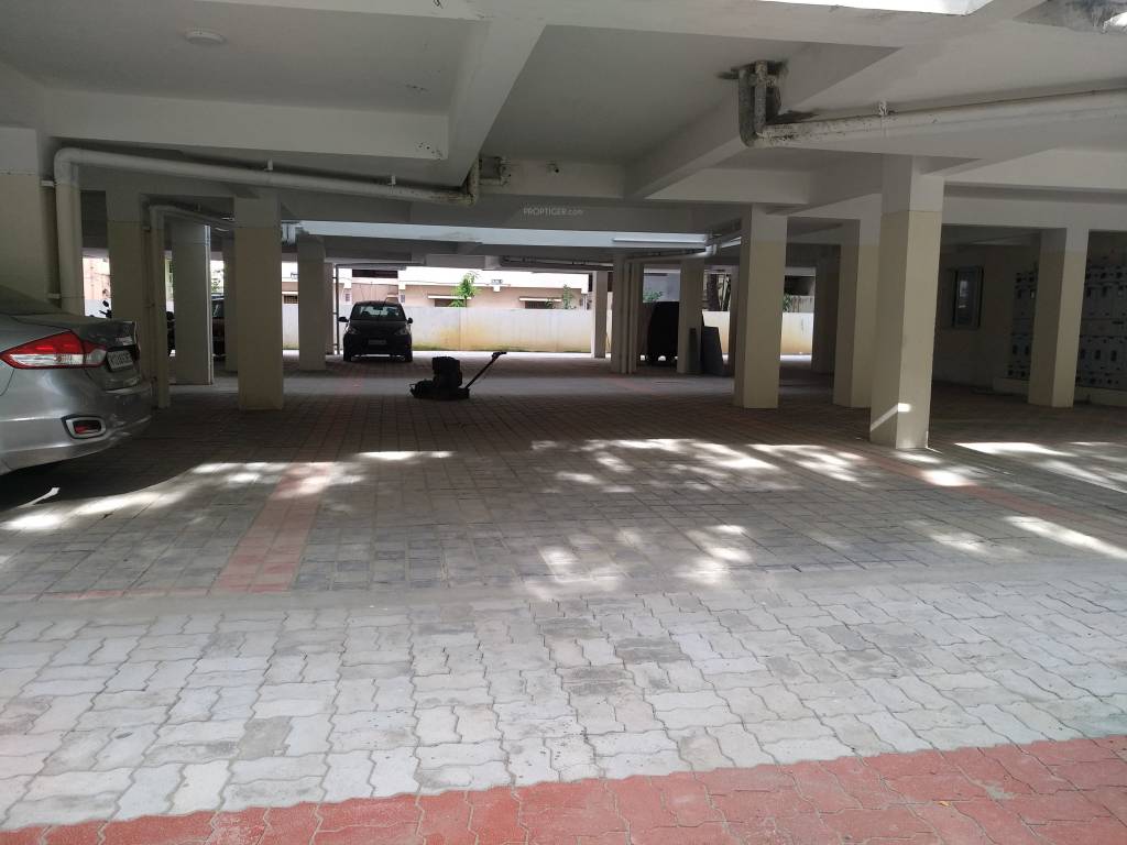  lakshmi Closed Car Parking