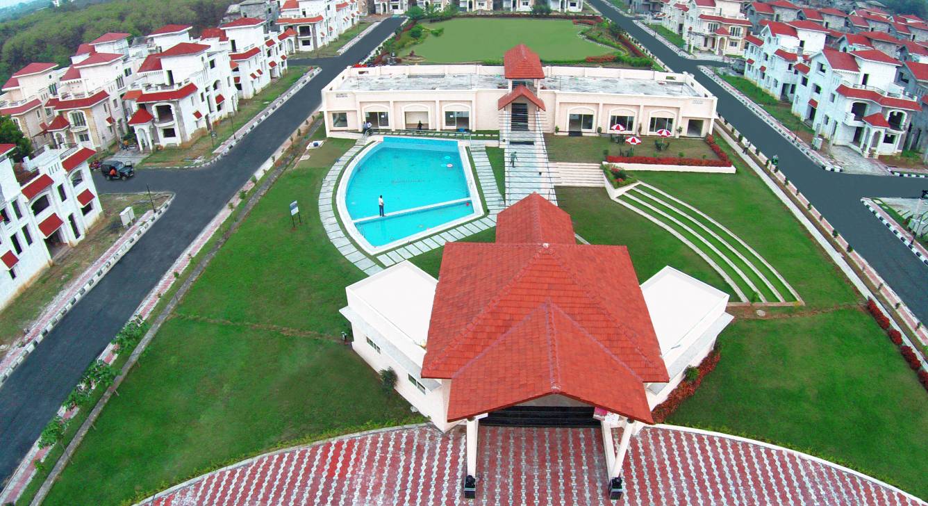  timber leaf Club House