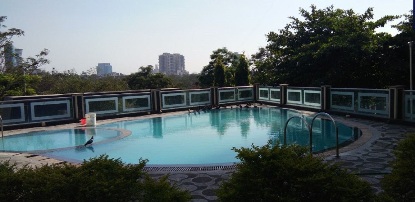  queensbay Swimming Pool