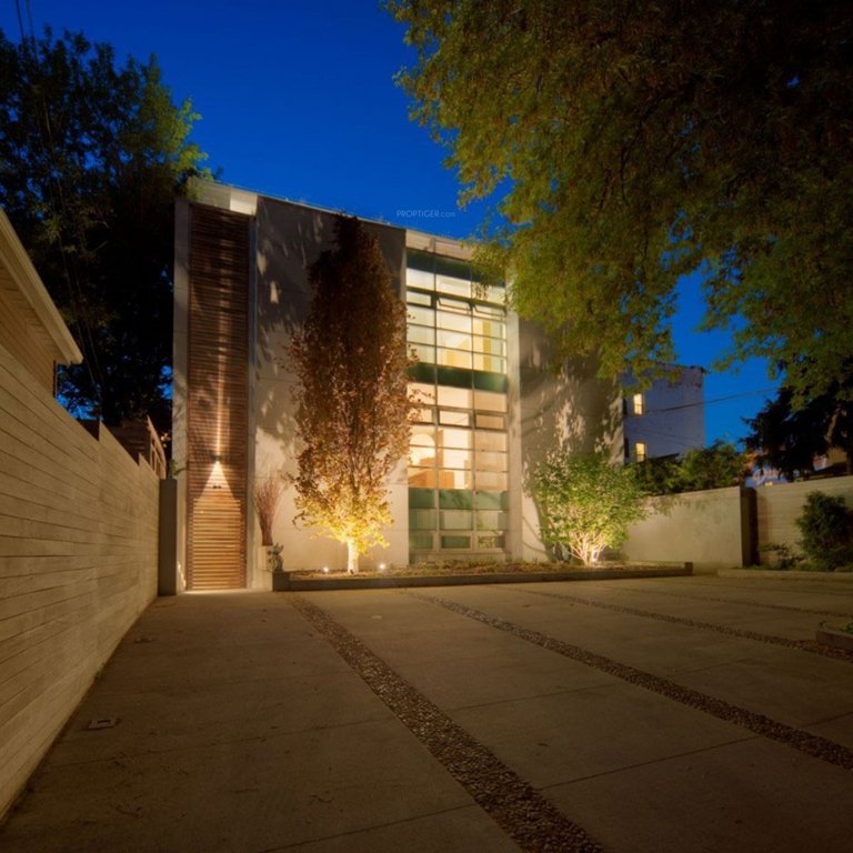  addresses Club House