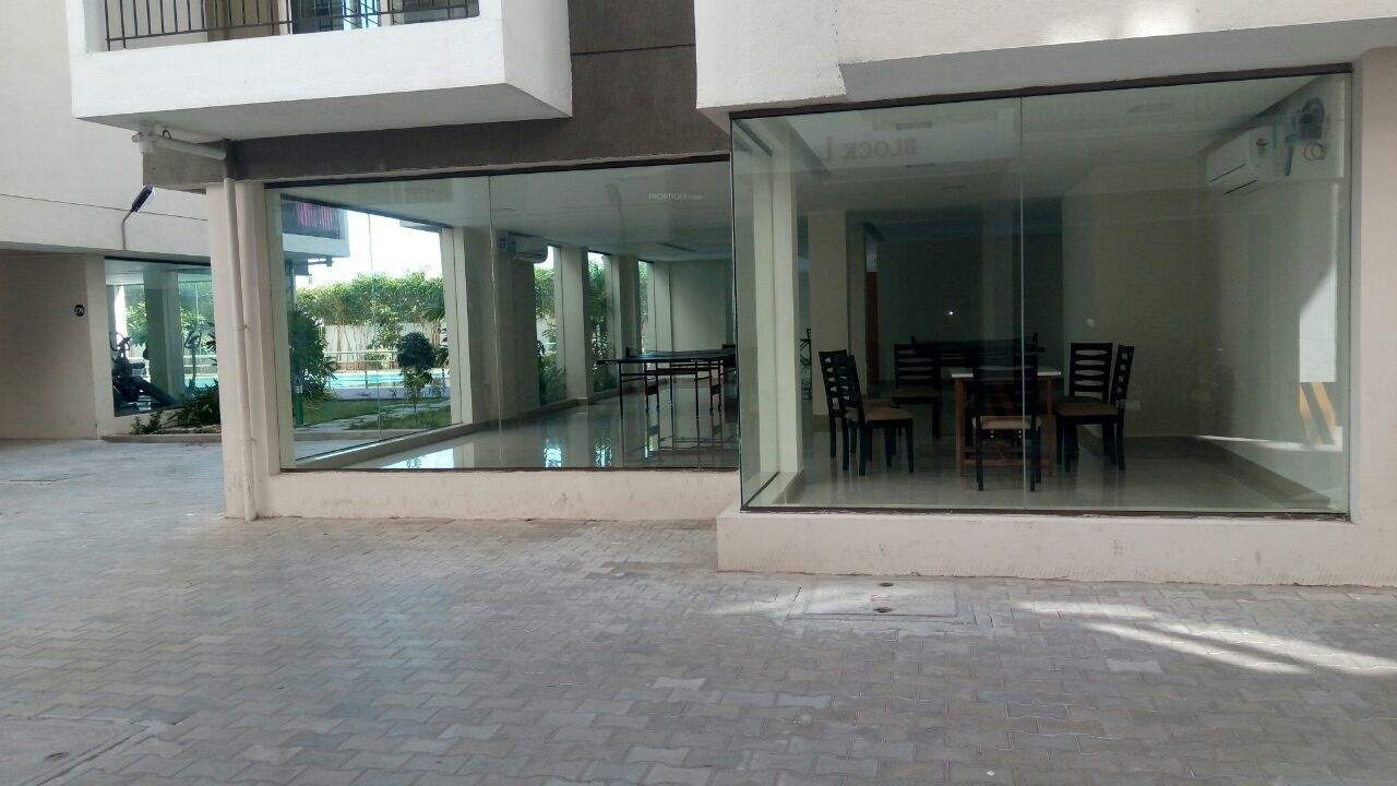  grand Paved Compound