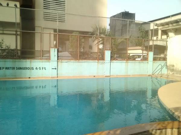  horizon Swimming Pool