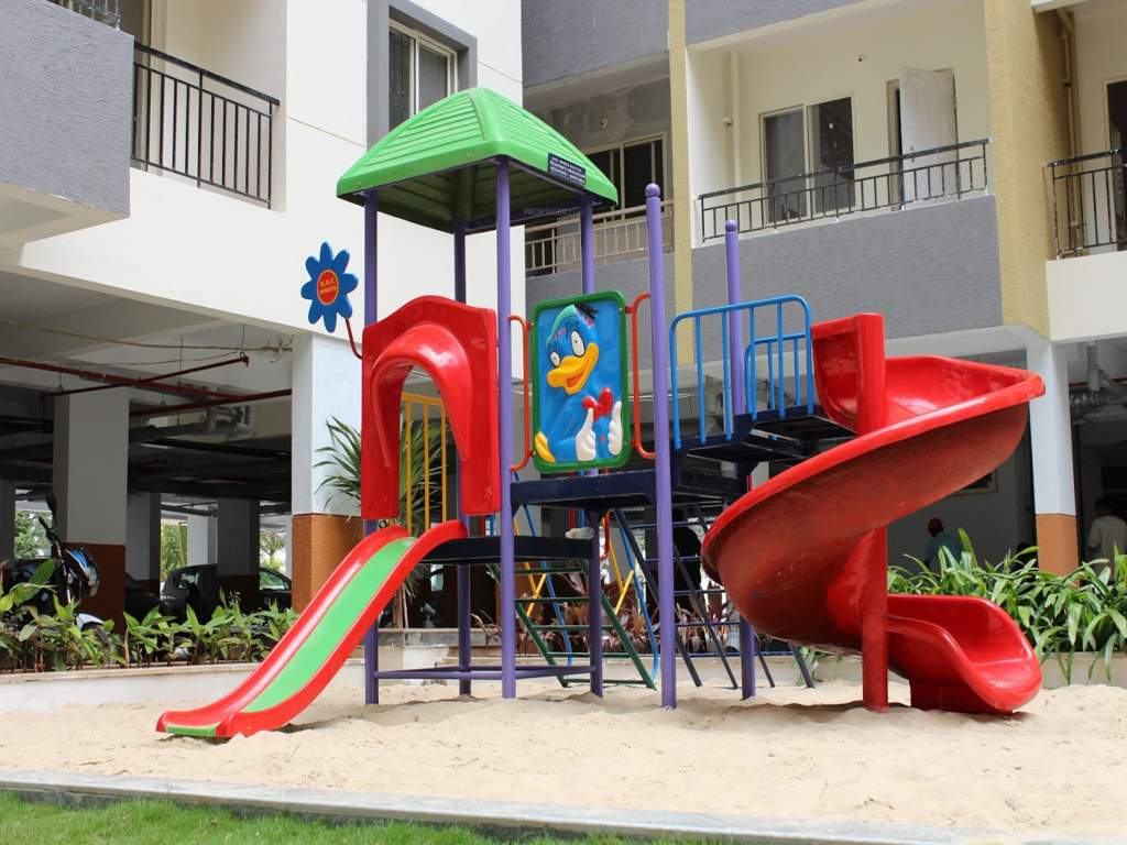  square Children's play area