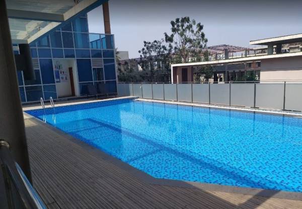  neo-towers Swimming Pool