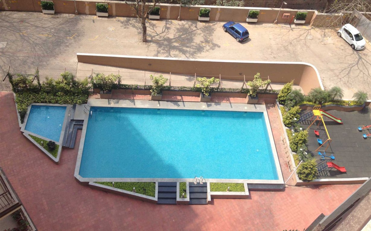 classic Swimming Pool