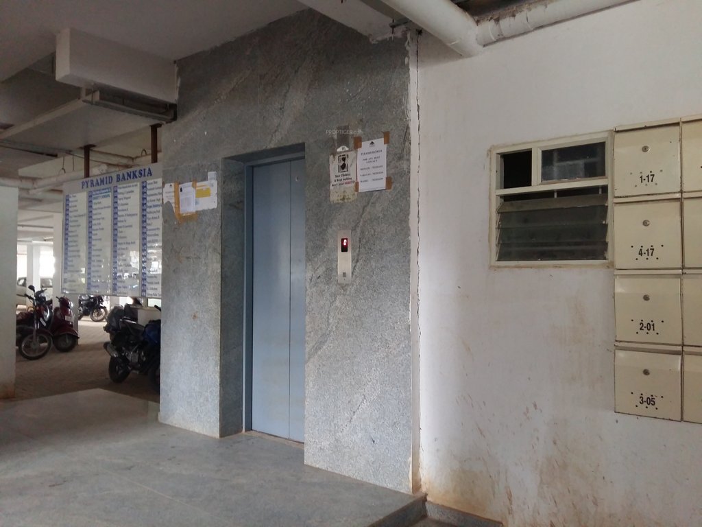  mahika Lift Available