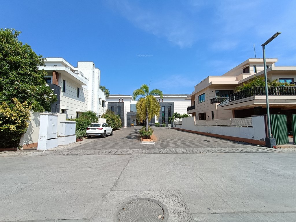  silver springs Internal Roads