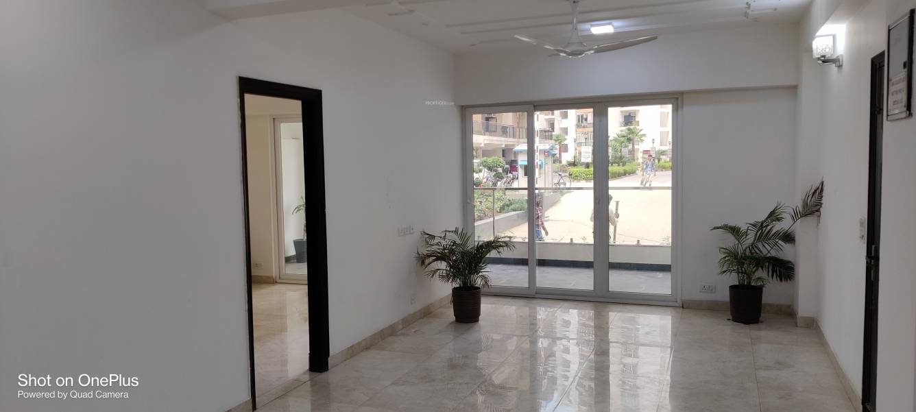  prime 390 Living Area