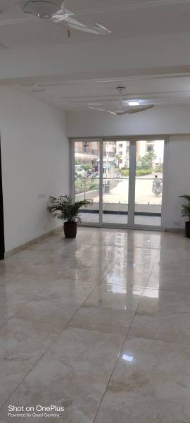  prime-390 Living Area