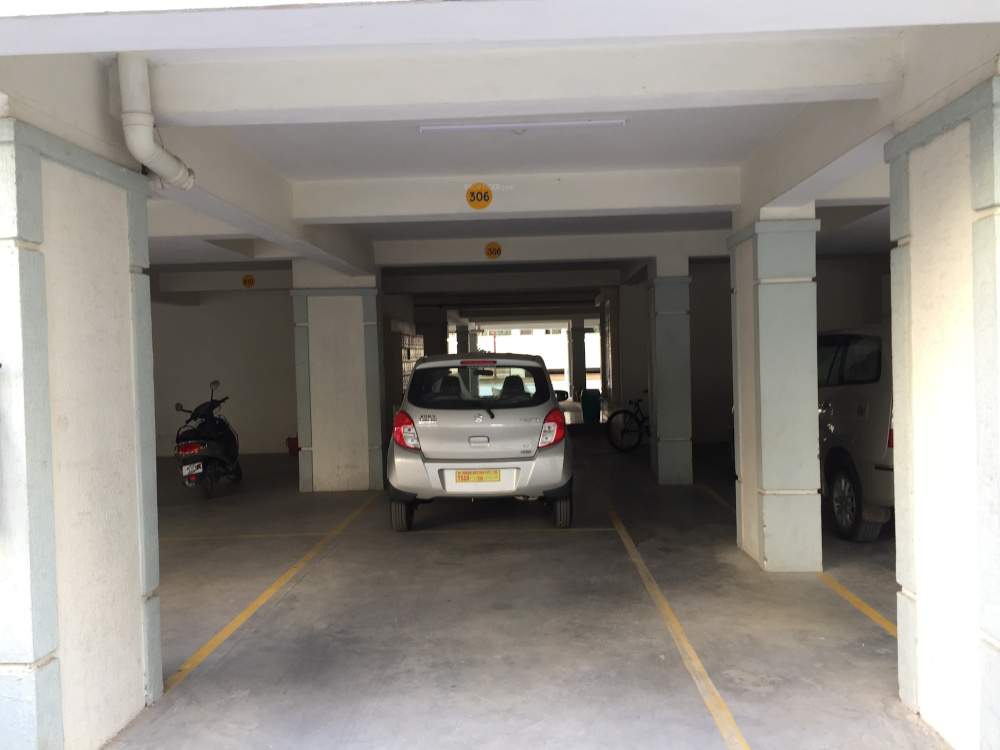 hights ii Car Parking