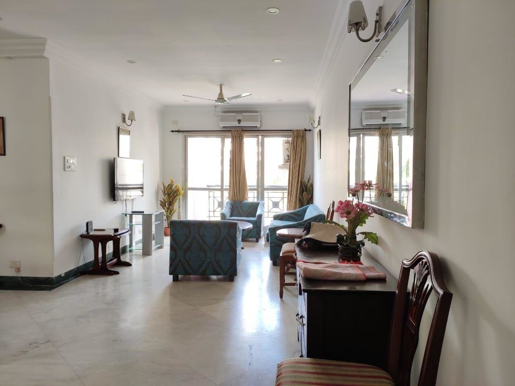  diamond district Living Area