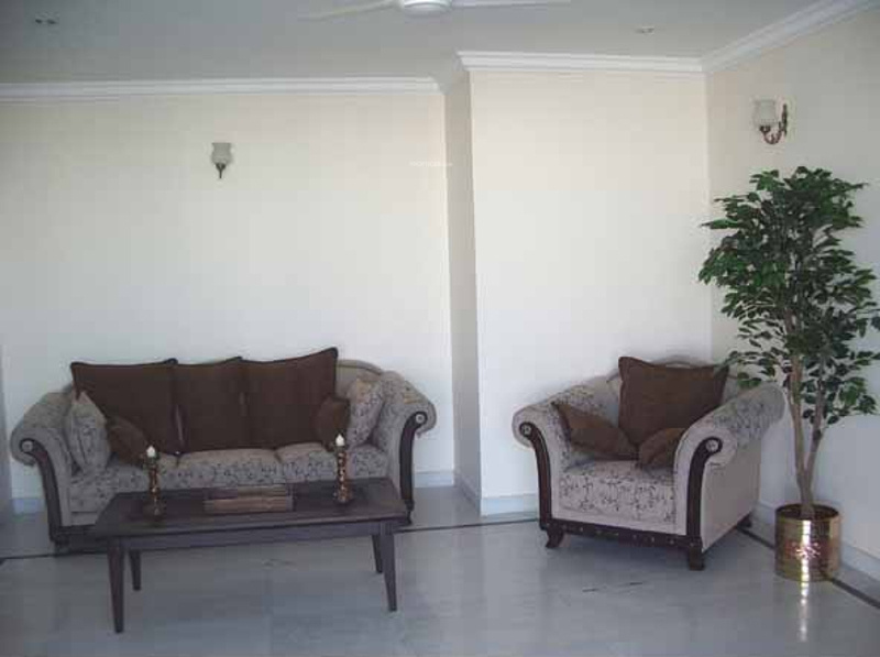  diamond district Living Area