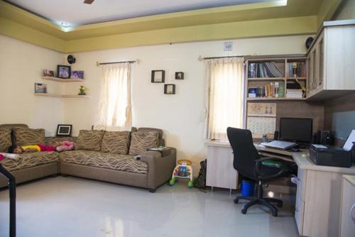  renaatus-swarnabhoomi Living Area