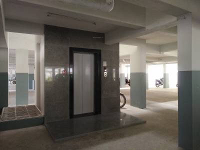  greens Lift Available