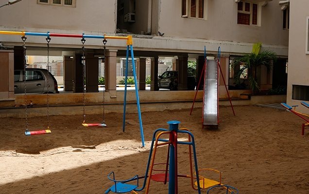  lake view Children's play area