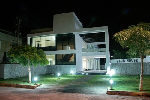  lake-view Club House