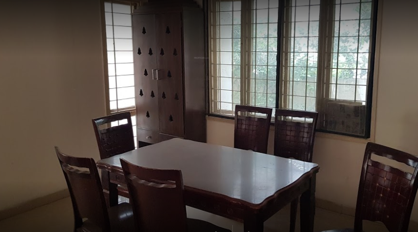  lake view Dining Area