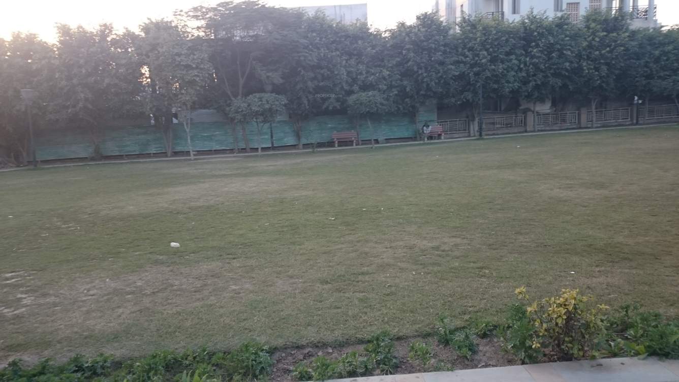 park 81 Landscaped Gardens