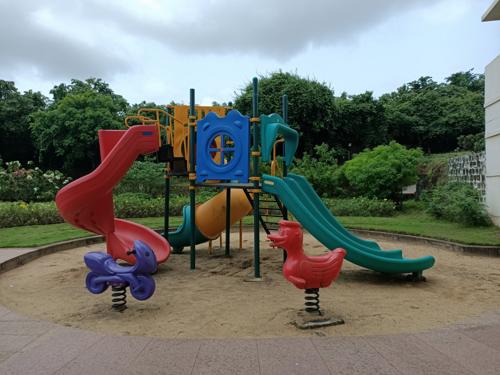  sundance-apartments Children's play area