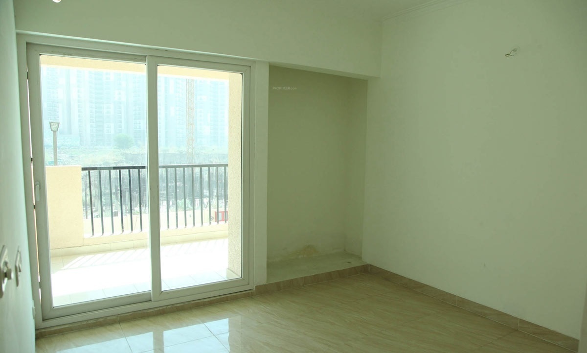  14th avenue Living Area