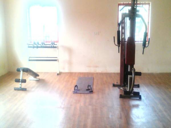 Gymnasium satellite-township Gymnasium