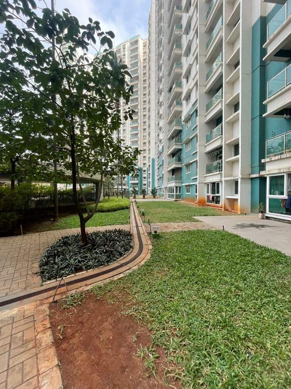  megapolis sangria towers Landscaped Gardens