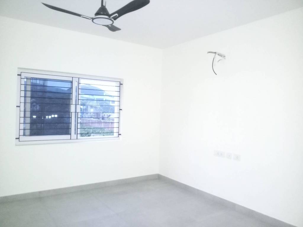  tuxedo elite Bedroom