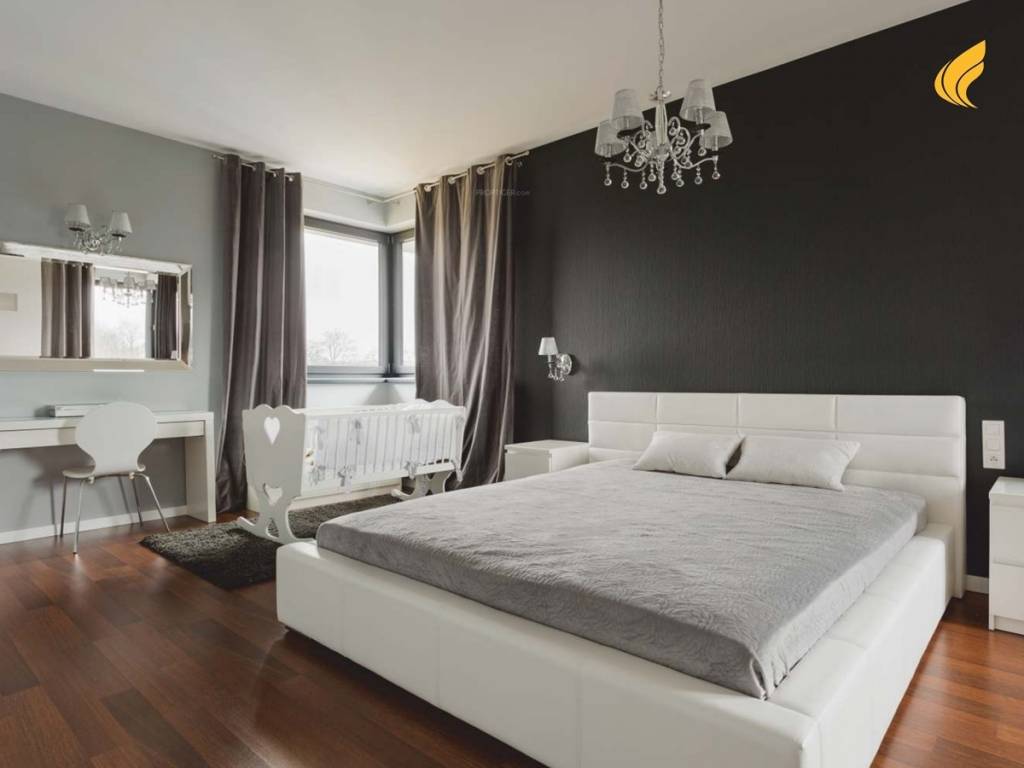  tuxedo elite Bedroom