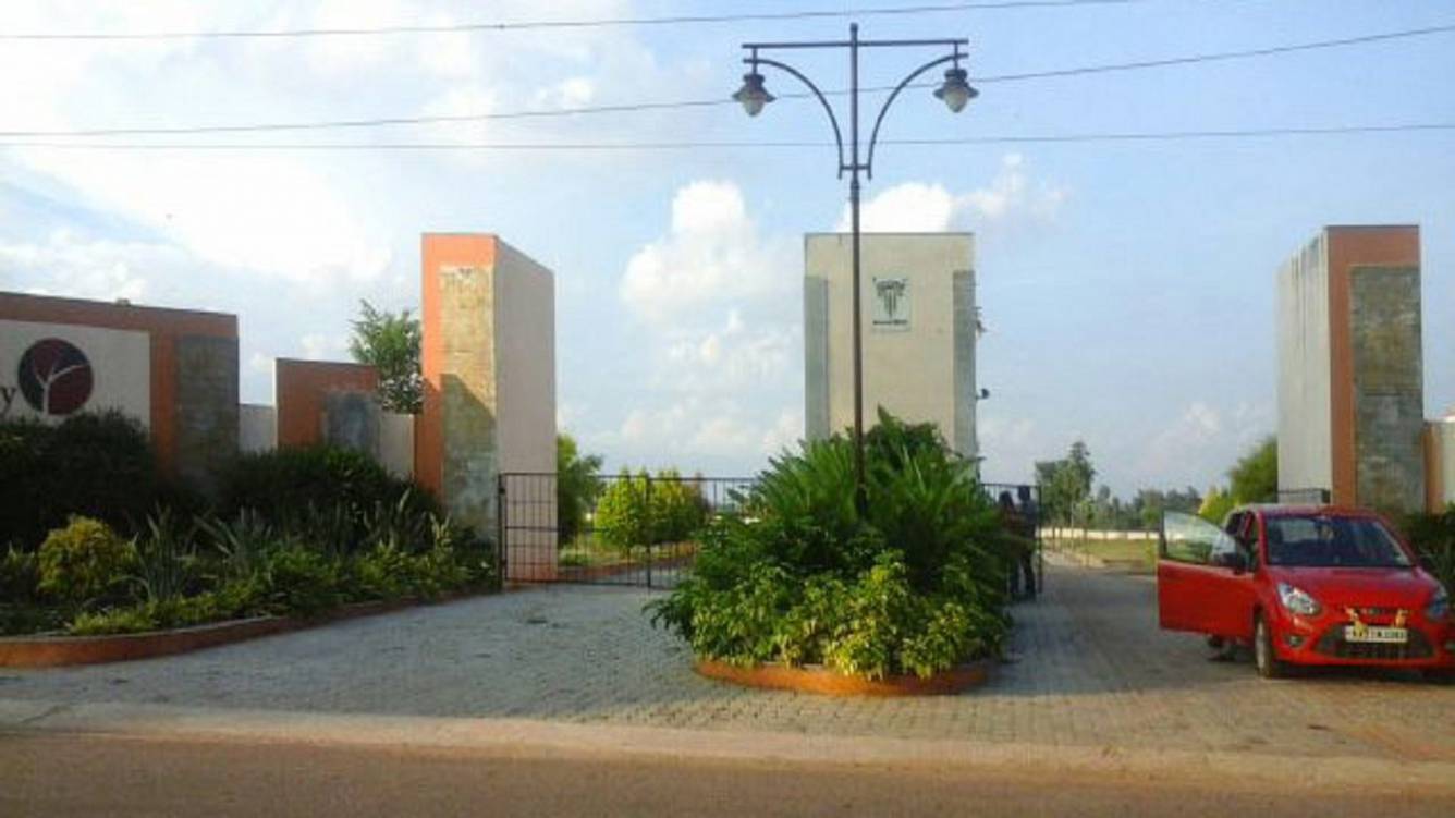  burgundy orchards Gated Community