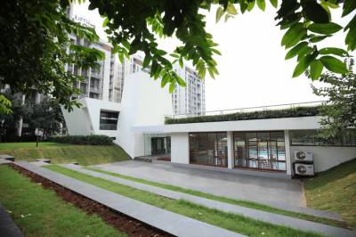 Others little-earth Others