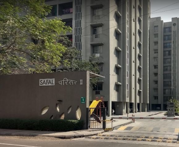  parisar-ii Entrance Lobby