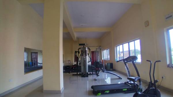  silver-space Gymnasium