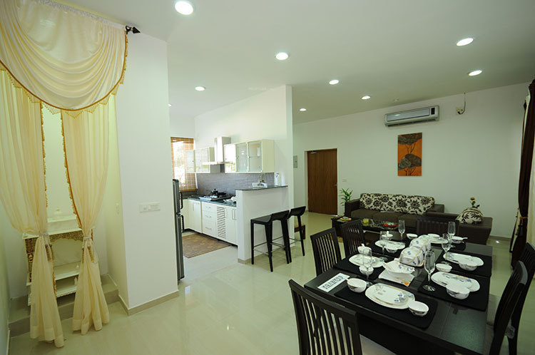 the cosmopolis Dining Area