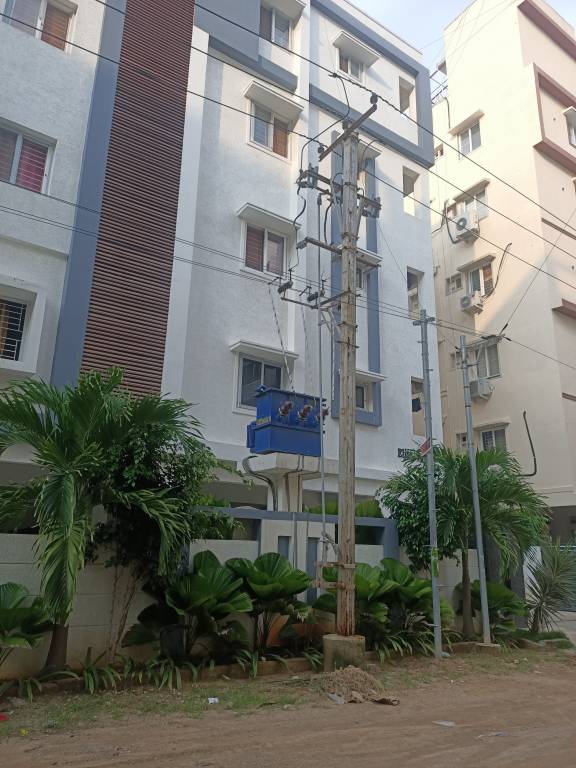  the square Elevation