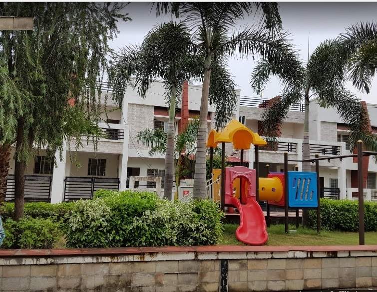  tulip greens Children's play area