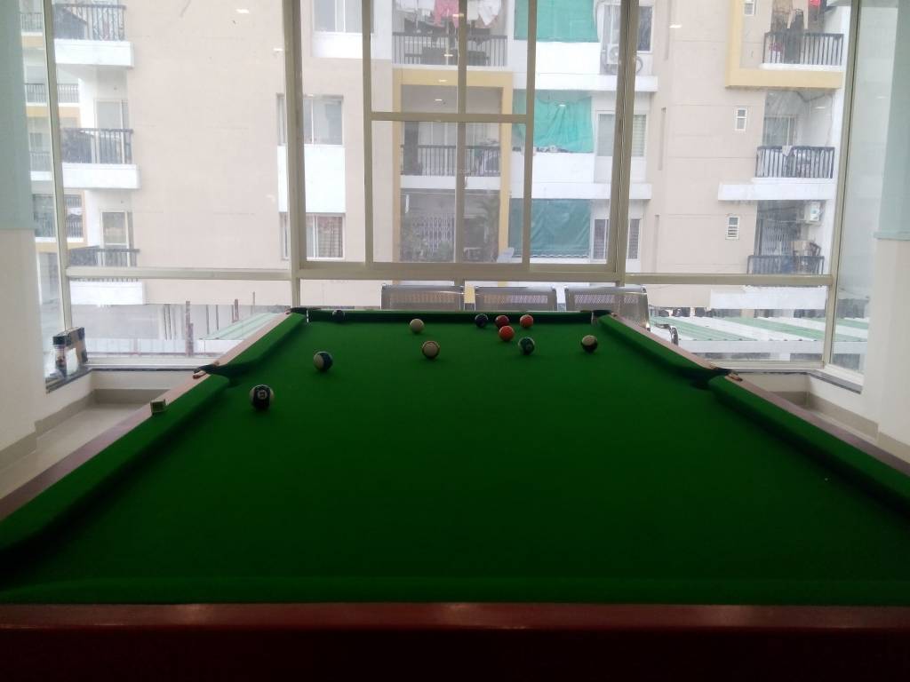heights apartments Billiards/ Snooker Table
