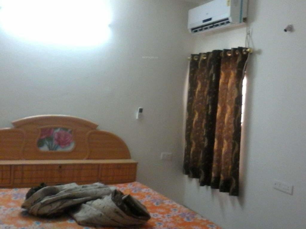 heights apartments Bedroom