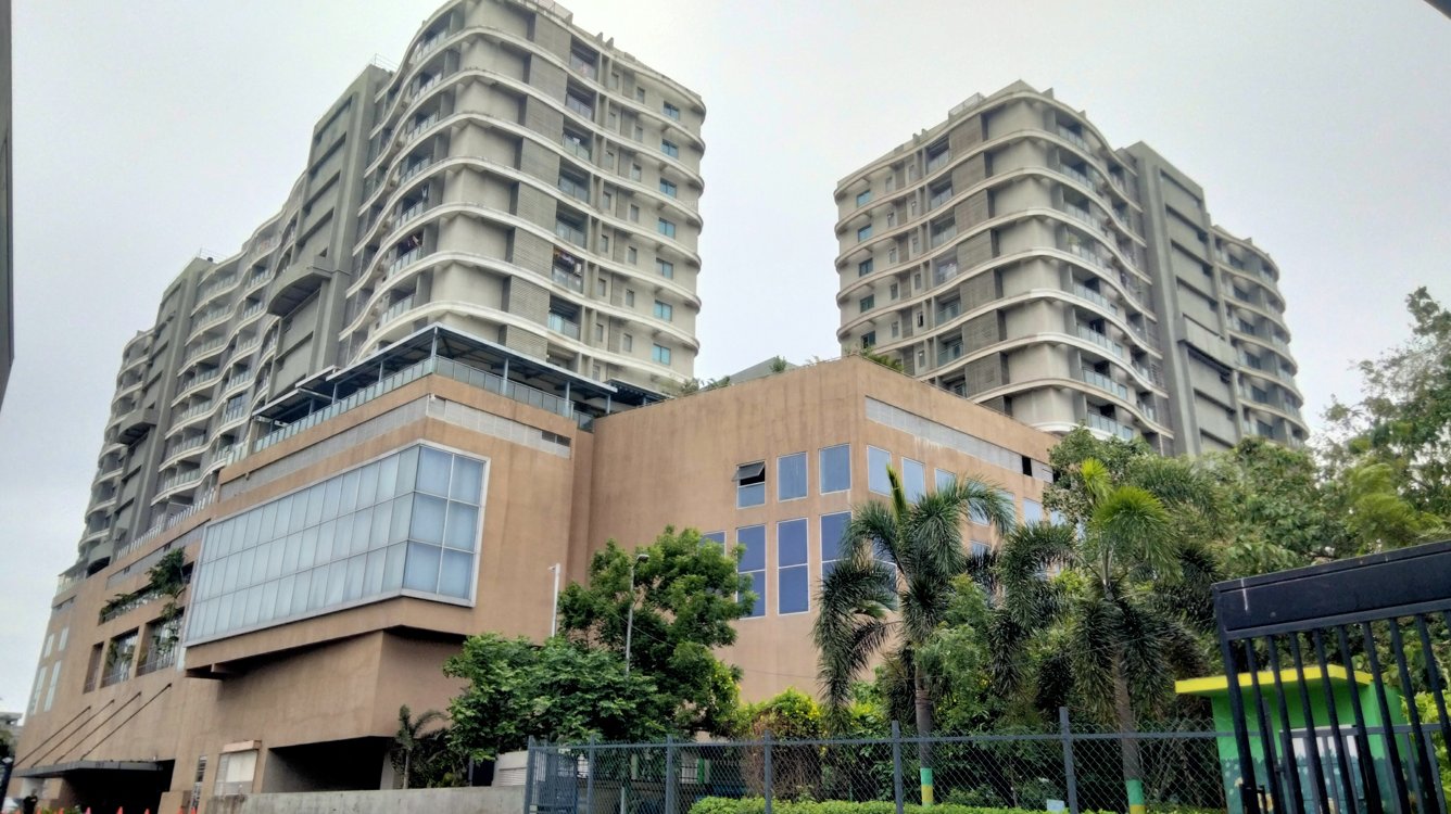 city the crest Elevation