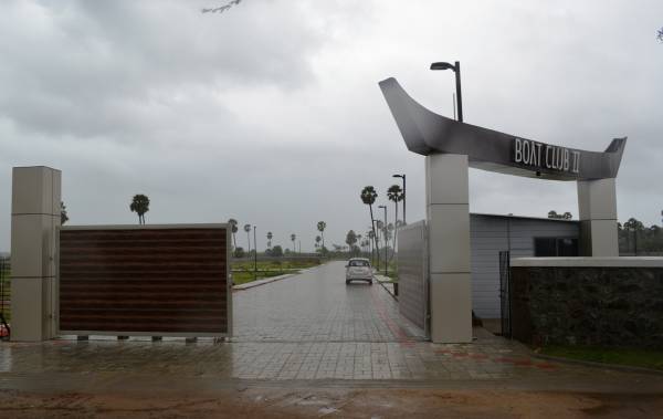 Images for Amenities of Chattels Inc Boat Club II