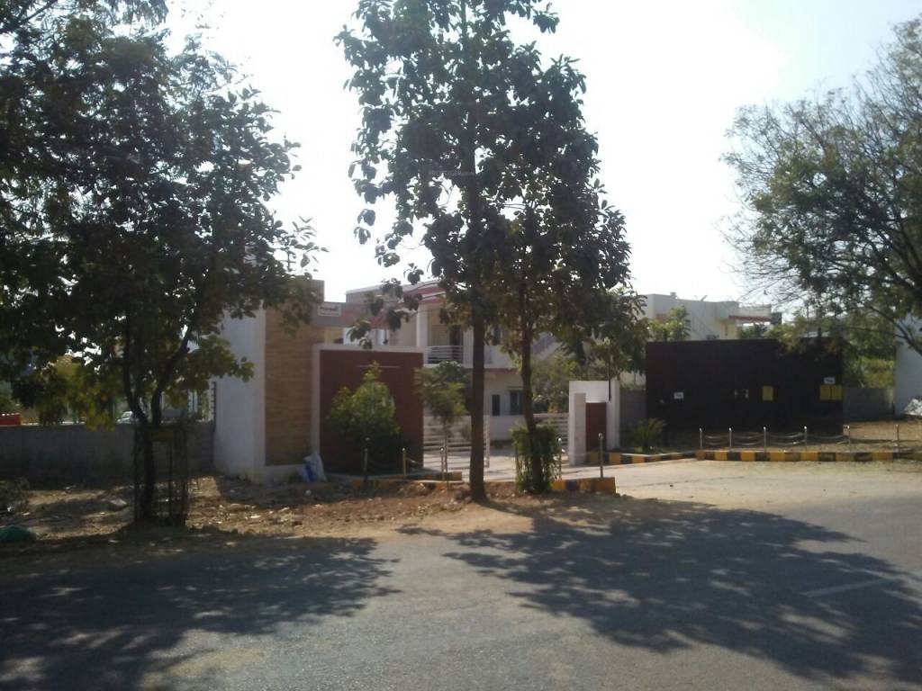 Praneeth Pranav Orchids