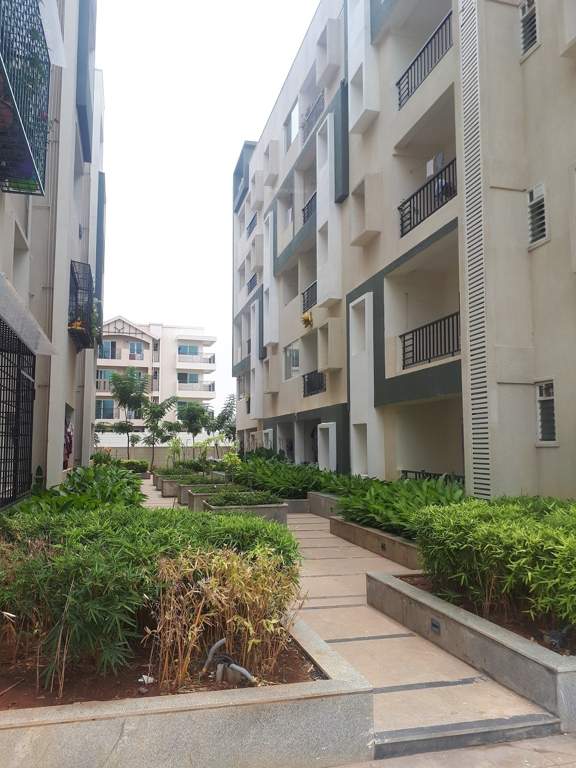  karmel Paved Compound