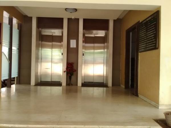  heights-ii Lift Available