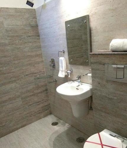  rosewood-estate-villa Bathroom