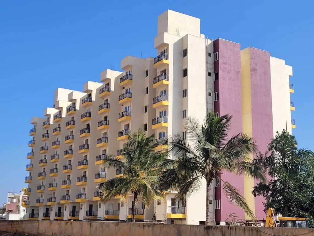 max madhura Elevation