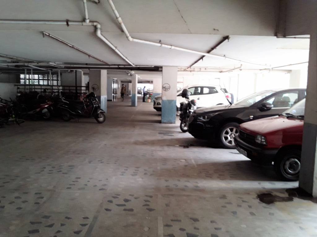  warden lakeview Car Parking