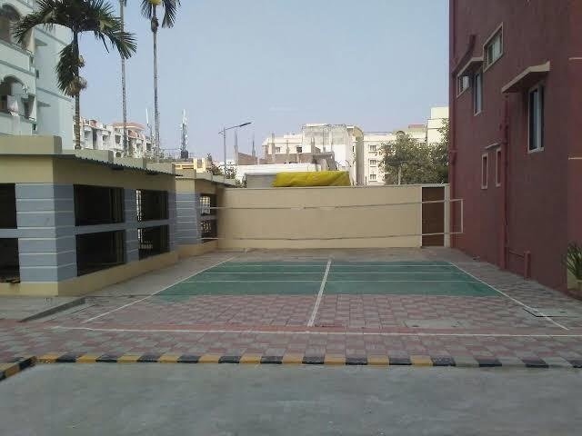 high nest Badminton Court