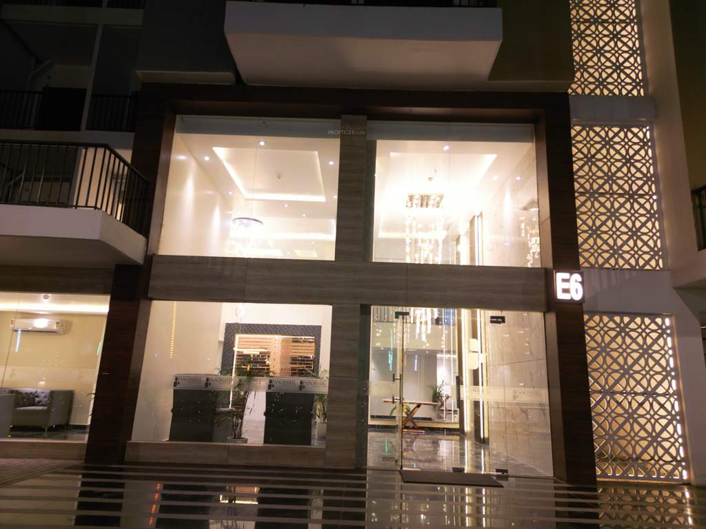  greens 2 Entrance Lobby