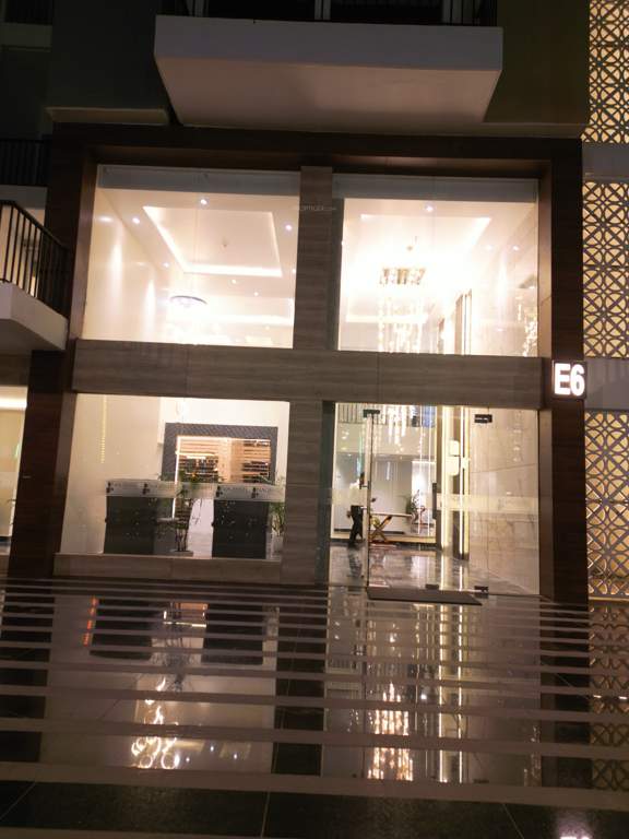  greens 2 Entrance Lobby