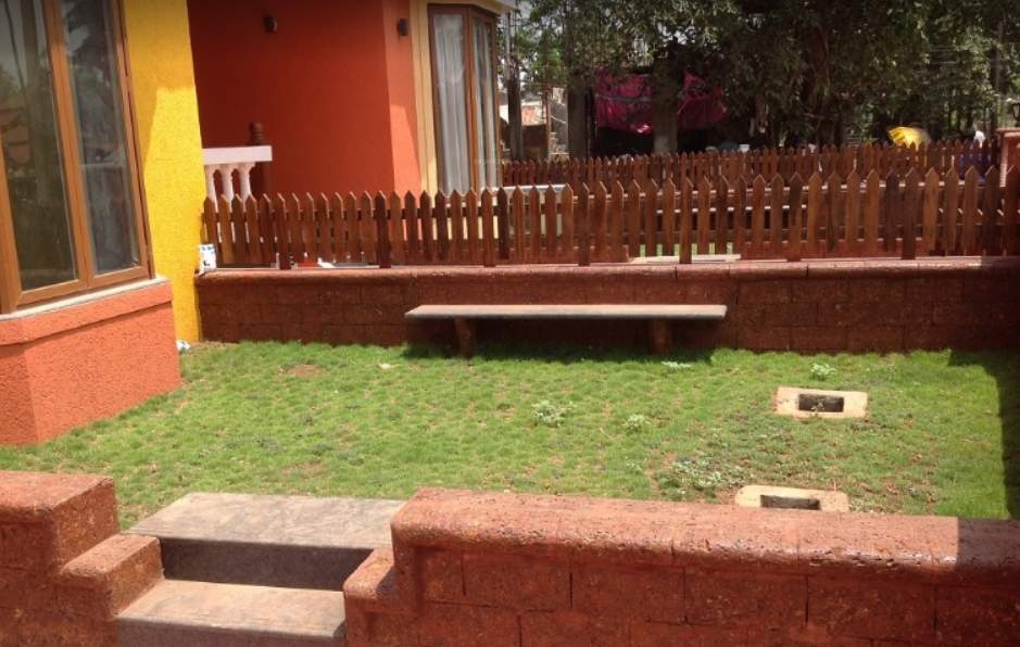 postcard portico villa Landscaped Gardens