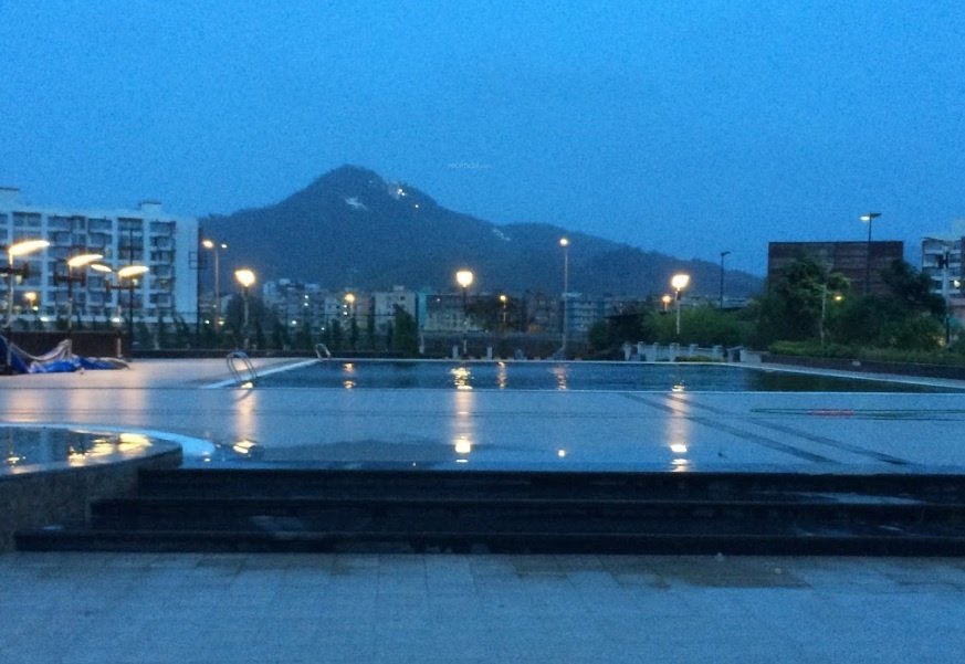  avenue Swimming Pool